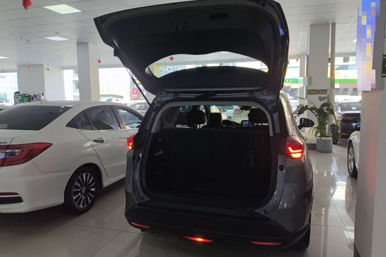 Used Chevrolet Orlando 2020 Light Hybrid Redline 530T Automatic Enjoyment Edition (5+2 Models) Trunk
