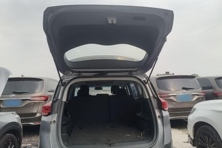 Used Chevrolet Orlando 2020 Light Hybrid Redline 530T Automatic Enjoyment Edition (5+2 Models) Trunk