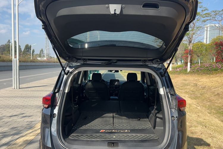 Used Chevrolet Orlando 2020 Light Hybrid Redline 530T Automatic Enjoyment Edition (5+2 Models) Trunk
