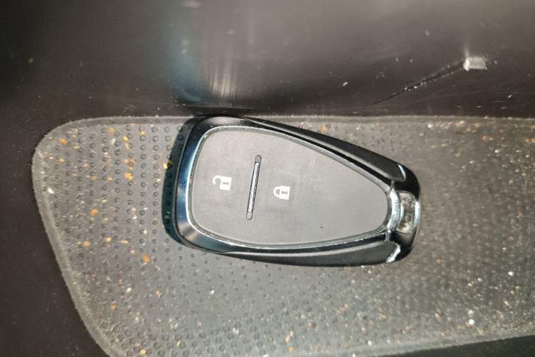 Used Chevrolet Orlando 2020 Light Hybrid Redline 530T Automatic Enjoyment Edition (5+2 Models) Vehicle Key