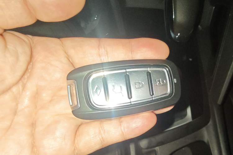 Used Chevrolet Orlando 2020 Light Hybrid Redline 530T Automatic Enjoyment Edition (5+2 Models) Vehicle Key
