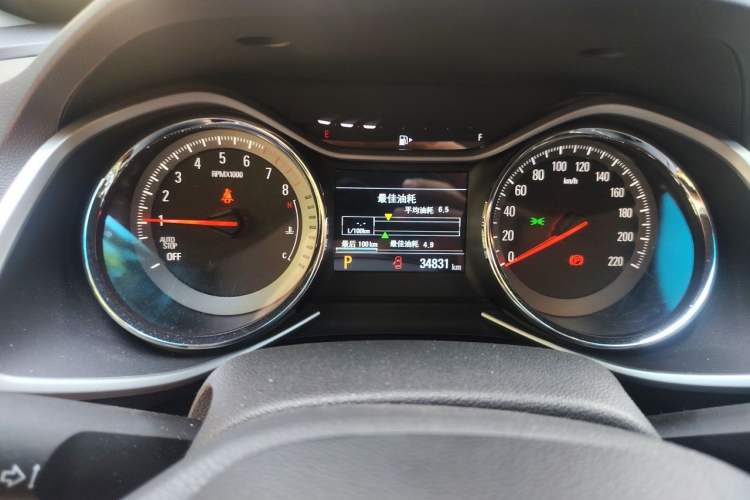 Used Chevrolet Orlando 2020 Mild Hybrid 530T Automatic Enjoyment Edition (5+2 Models) Instrument Cluster