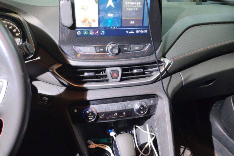 Used Chevrolet Orlando 2020 Light Hybrid Redline 530T Automatic Enjoyment Edition (5+2 Models) Audio And AC Panel