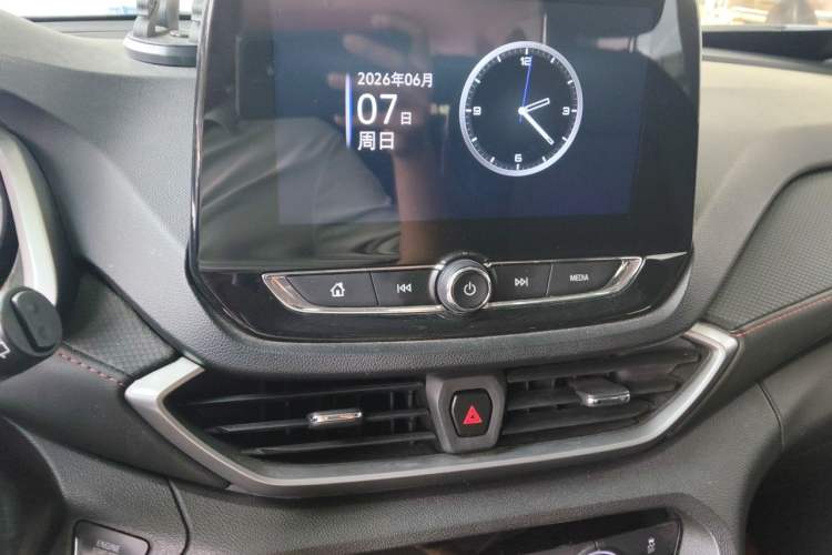 Used Chevrolet Orlando 2020 Light Hybrid Redline 530T Automatic Enjoyment Edition (5+2 Models) Audio And AC Panel