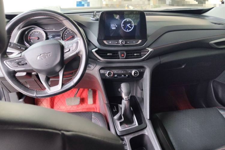 Used Chevrolet Orlando 2020 Light Hybrid Redline 530T Automatic Enjoyment Edition (5+2 Models) Center Console
