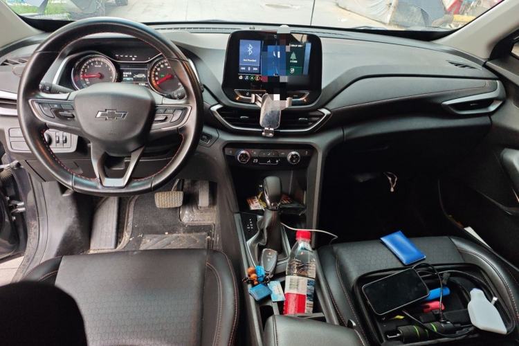 Used Chevrolet Orlando 2020 Light Hybrid Redline 530T Automatic Enjoyment Edition (5+2 Models) Center Console