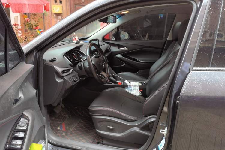 Used Chevrolet Orlando 2020 Light Hybrid Redline 530T Automatic Enjoyment Edition (5+2 Models) Driver Seat