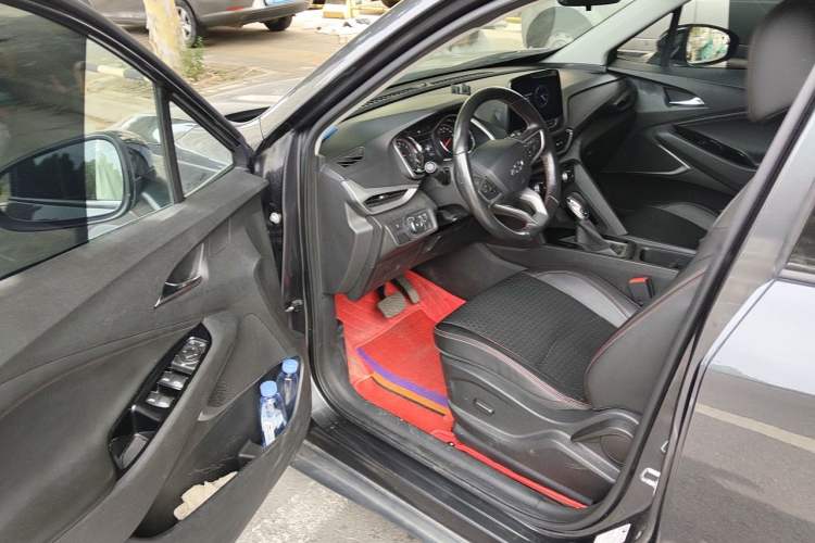 Used Chevrolet Orlando 2020 Light Hybrid Redline 530T Automatic Enjoyment Edition (5+2 Models) Driver Seat