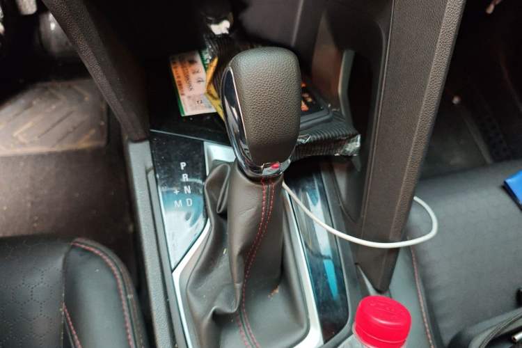 Used Chevrolet Orlando 2020 Light Hybrid Redline 530T Automatic Enjoyment Edition (5+2 Models) Gear Lever