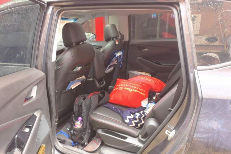 Used Chevrolet Orlando 2020 Light Hybrid Redline 530T Automatic Enjoyment Edition (5+2 Models) Left Rear Seat