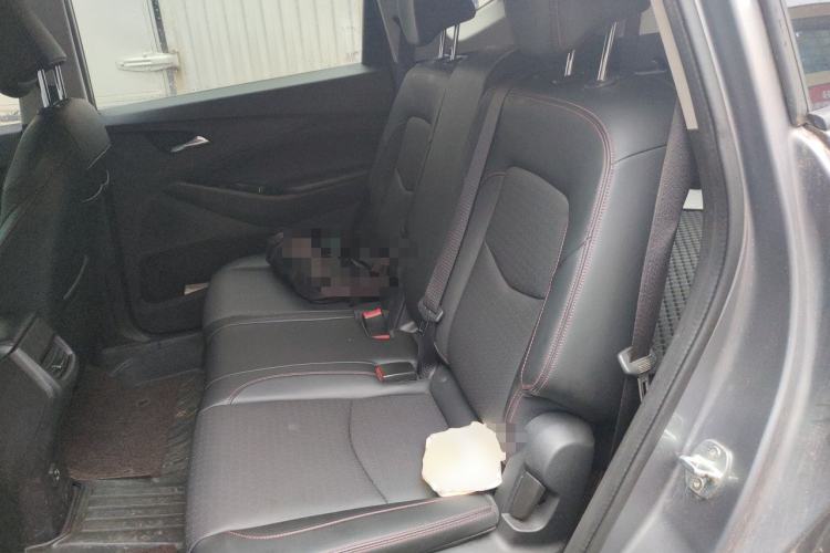 Used Chevrolet Orlando 2020 Light Hybrid Redline 530T Automatic Enjoyment Edition (5+2 Models) Left Rear Seat