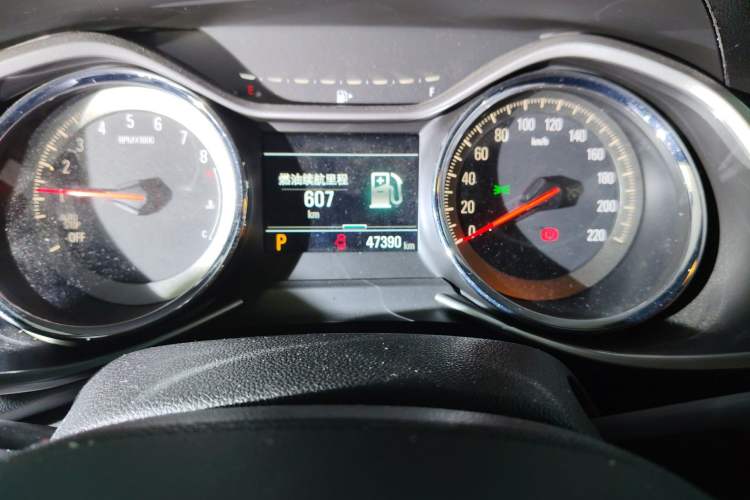 Used Chevrolet Orlando 2020 Light Hybrid Redline 530T Automatic Enjoyment Edition (5+2 Models) Odometer Close Up
