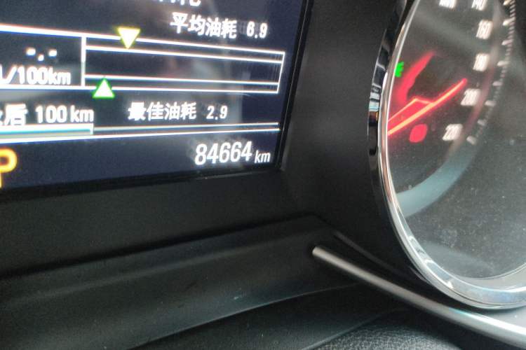 Used Chevrolet Orlando 2020 Light Hybrid Redline 530T Automatic Enjoyment Edition (5+2 Models) Odometer Close Up