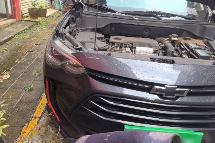 Used Chevrolet Orlando 2020 Light Hybrid Redline 530T Automatic Enjoyment Edition (5+2 Models) Right Front Headlight