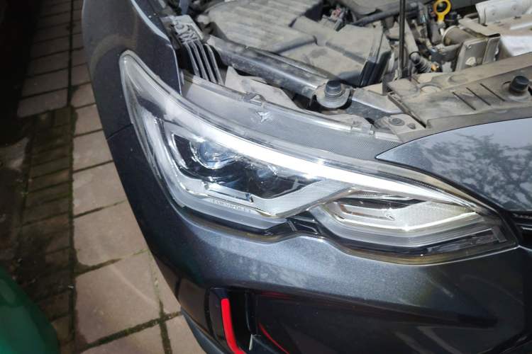 Used Chevrolet Orlando 2020 Light Hybrid Redline 530T Automatic Enjoyment Edition (5+2 Models) Right Front Headlight