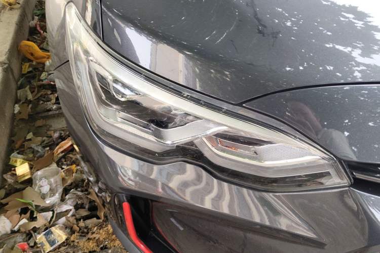 Used Chevrolet Orlando 2020 Light Hybrid Redline 530T Automatic Enjoyment Edition (5+2 Models) Right Front Headlight