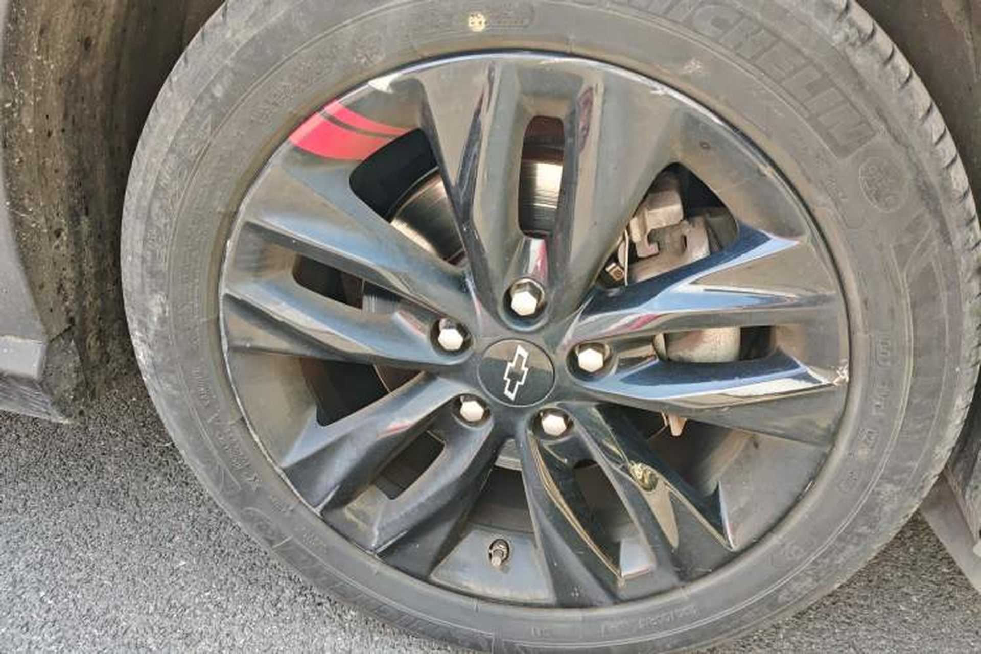 Used Chevrolet Orlando 2020 Light Hybrid Redline 530T Automatic Zhaoxiang Edition (5+2 Models) Right Front Wheel Hub