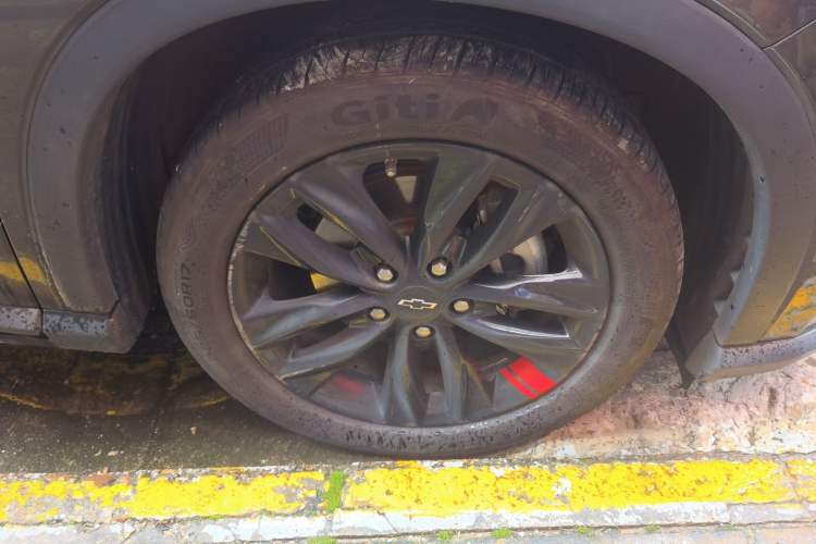 Used Chevrolet Orlando 2020 Light Hybrid Redline 530T Automatic Enjoyment Edition (5+2 Models) Right Front Wheel Hub