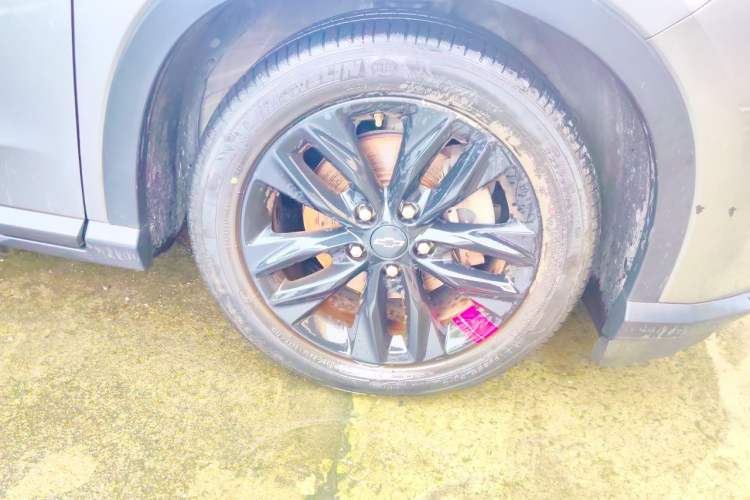 Used Chevrolet Orlando 2020 Light Hybrid Redline 530T Automatic Enjoyment Edition (5+2 Models) Right Front Wheel Hub