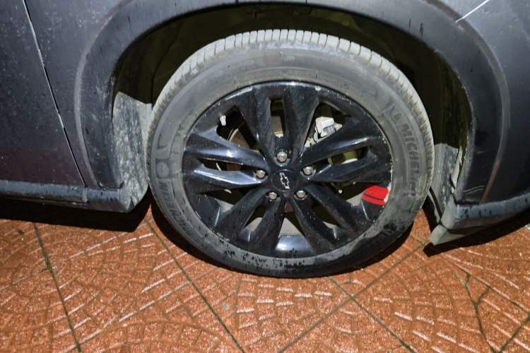 Used Chevrolet Orlando 2020 Light Hybrid Redline 530T Automatic Enjoyment Edition (5+2 Models) Right Front Wheel Hub