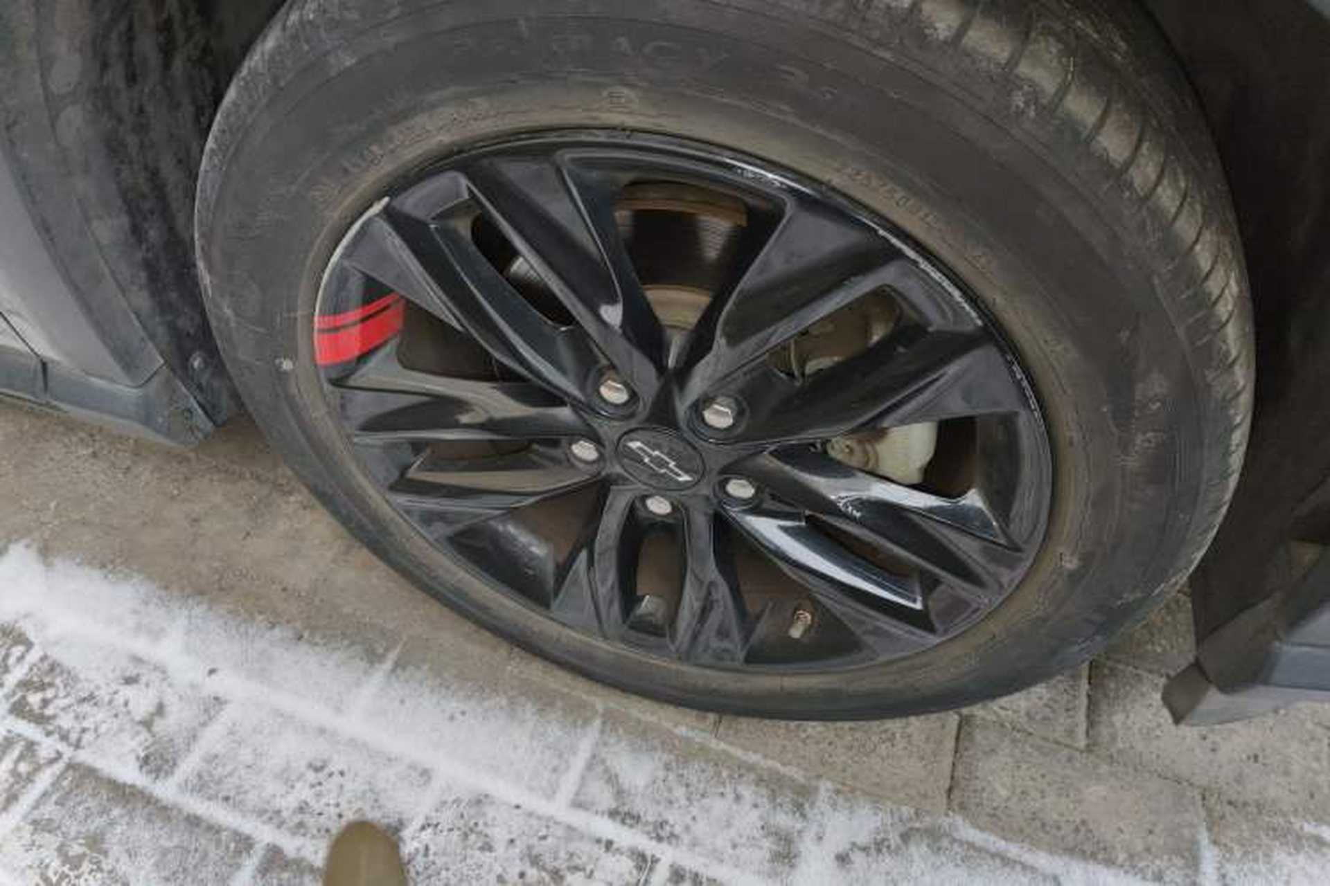 Used Chevrolet Orlando 2020 Light Hybrid Redline 530T Automatic Zhaoxiang Edition (5+2 Models) Right Front Wheel Hub