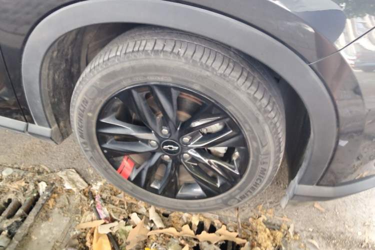 Used Chevrolet Orlando 2020 Light Hybrid Redline 530T Automatic Enjoyment Edition (5+2 Models) Right Front Wheel Hub