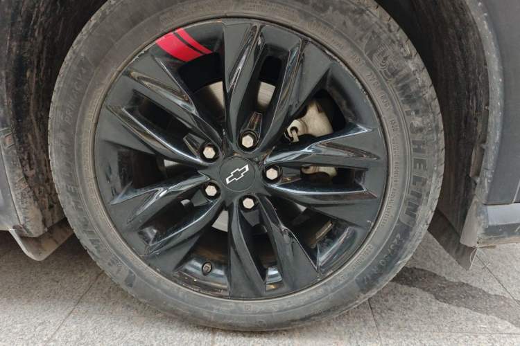 Used Chevrolet Orlando 2020 Light Hybrid Redline 530T Automatic Enjoyment Edition (5+2 Models) Right Front Wheel Hub