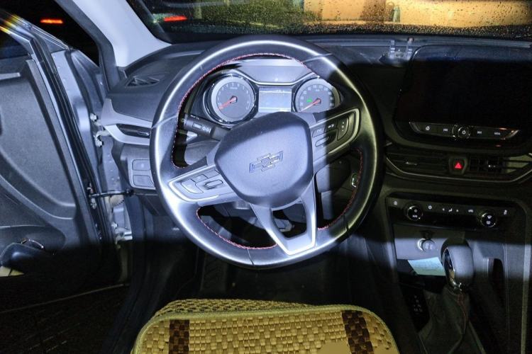 Used Chevrolet Orlando 2020 Light Hybrid Redline 530T Automatic Enjoyment Edition (5+2 Models) Steering Wheel