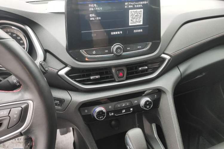 Used Chevrolet Orlando 2020 Light Hybrid Redline 530T Automatic Enjoyment Edition (5+2 Models) Audio And AC Panel