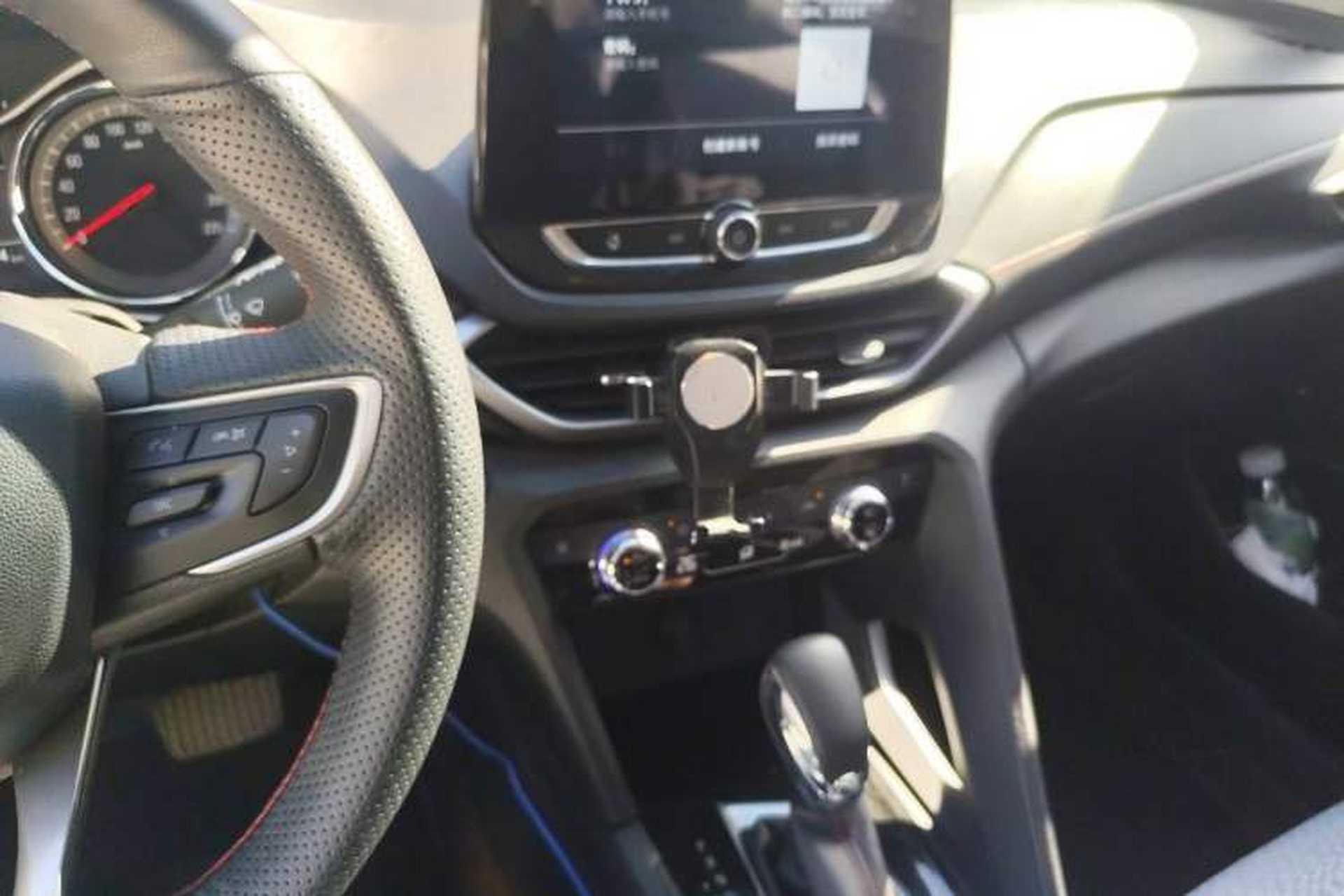 Used Chevrolet Orlando 2020 Light Hybrid Redline 530T Automatic Enjoyment Edition (5+2 Models) Audio And AC Panel
