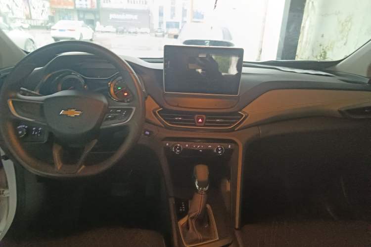 Used Chevrolet Orlando 2020 Mild Hybrid 530T Automatic Enjoyment Edition (5+2 Models) Audio And AC Panel