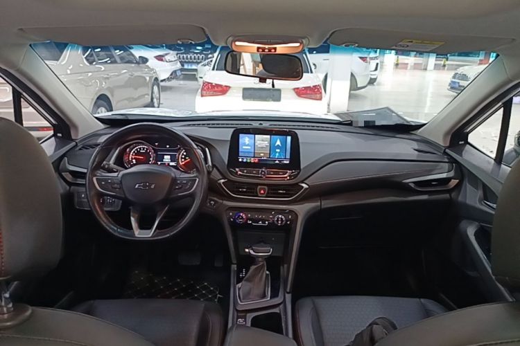 Used Chevrolet Orlando 2020 Light Hybrid Redline 530T Automatic Zhaoxiang Edition (5+2 Models) Center Console