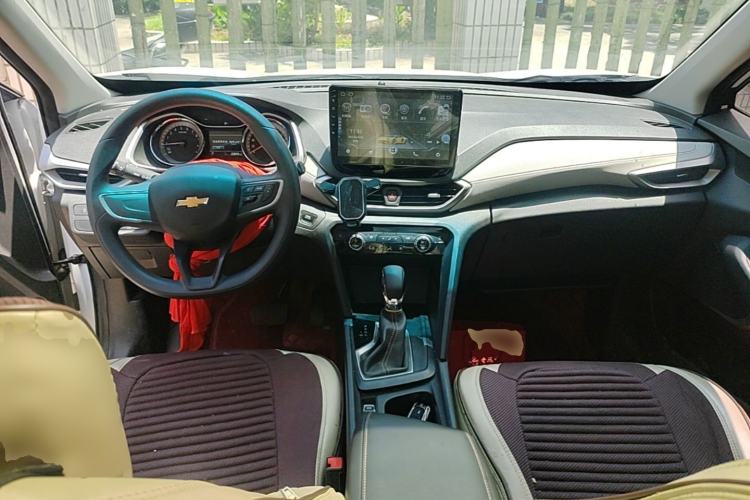 Used Chevrolet Orlando 2020 Mild Hybrid 530T Automatic Enjoyment Edition (5+2 Models) Center Console