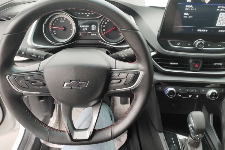 Used Chevrolet Orlando 2020 Light Hybrid Redline 530T Automatic Enjoyment Edition (5+2 Models) Center Console