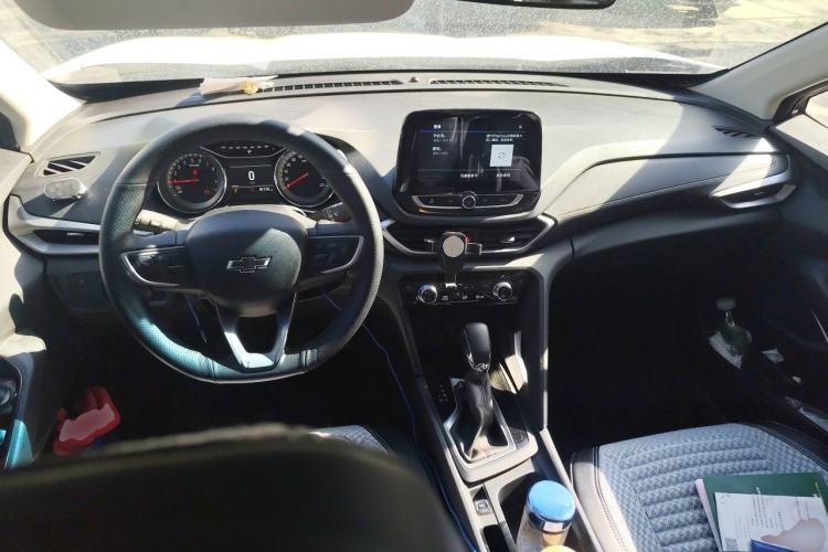 Used Chevrolet Orlando 2020 Light Hybrid Redline 530T Automatic Enjoyment Edition (5+2 Models) Center Console