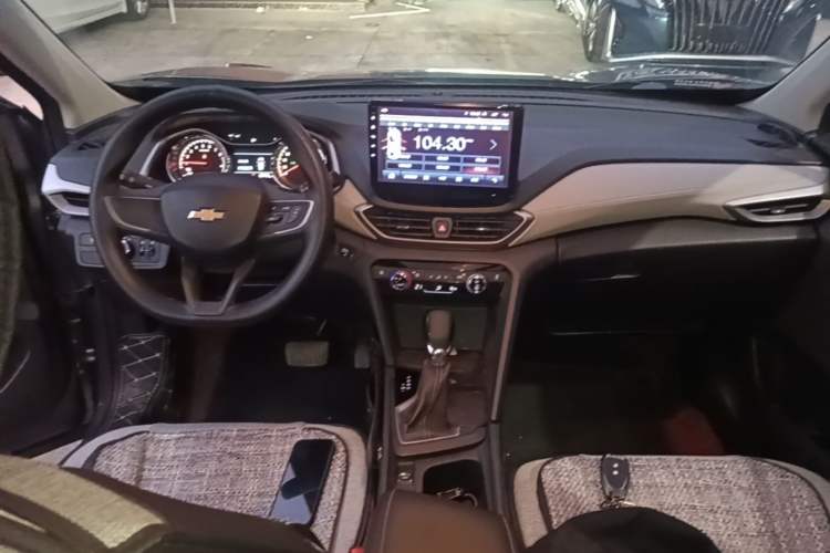 Used Chevrolet Orlando 2020 Mild Hybrid 530T Automatic Enjoyment Edition (5+2 Models) Center Console
