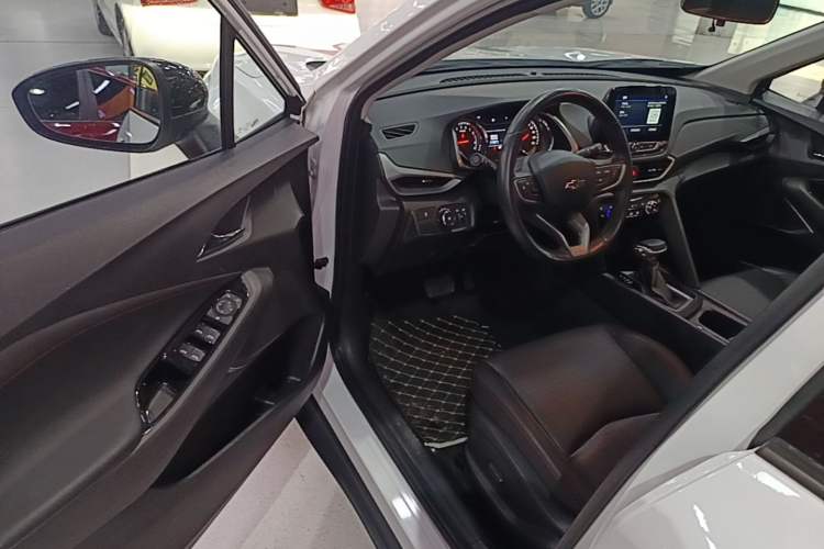 Used Chevrolet Orlando 2020 Light Hybrid Redline 530T Automatic Zhaoxiang Edition (5+2 Models) Driver Seat