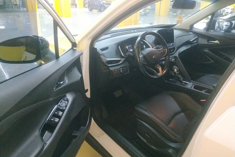 Used Chevrolet Orlando 2020 Light Hybrid Redline 530T Automatic Enjoyment Edition (5+2 Models) Driver Seat