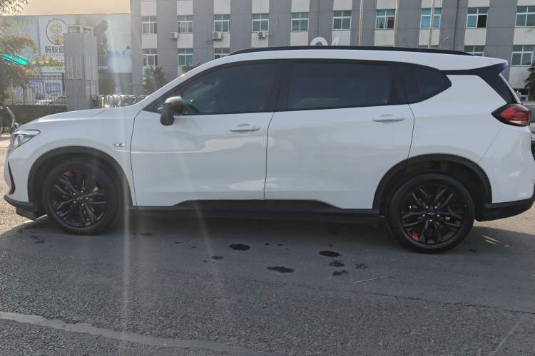 Used Chevrolet Orlando 2020 Light Hybrid Redline 530T Automatic Enjoyment Edition (5+2 Models) Exterior 4