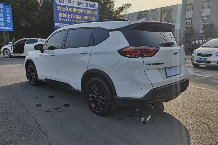 Used Chevrolet Orlando 2020 Light Hybrid Redline 530T Automatic Enjoyment Edition (5+2 Models) Exterior 5