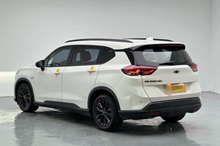 Used Chevrolet Orlando 2020 Light Hybrid Redline 530T Automatic Enjoyment Edition (5+2 Models) Exterior 6