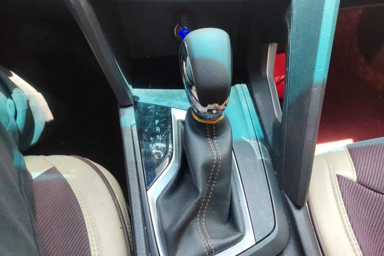 Used Chevrolet Orlando 2020 Mild Hybrid 530T Automatic Enjoyment Edition (5+2 Models) Gear Lever