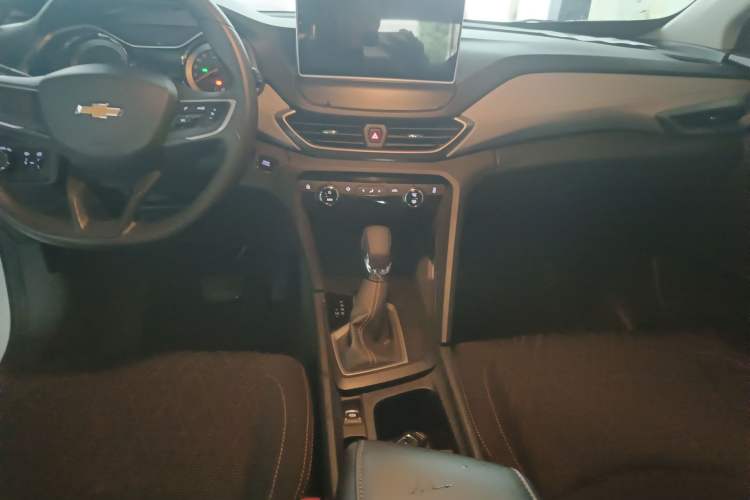 Used Chevrolet Orlando 2020 Mild Hybrid 530T Automatic Enjoyment Edition (5+2 Models) Gear Lever