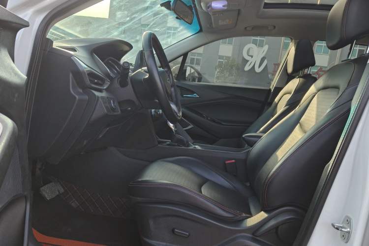 Used Chevrolet Orlando 2020 Light Hybrid Redline 530T Automatic Enjoyment Edition (5+2 Models) Interior 1