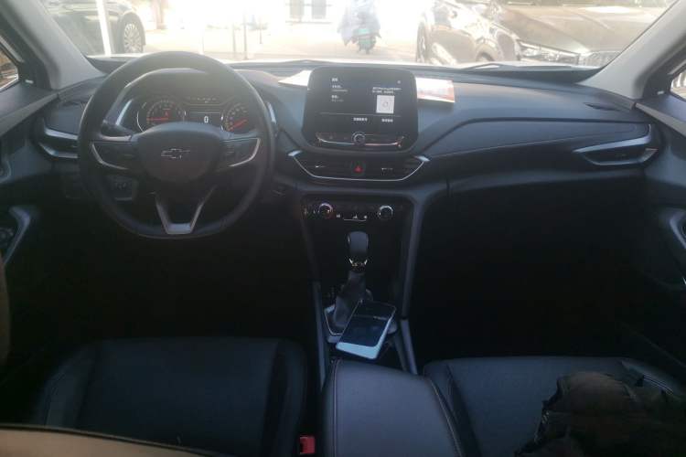 Used Chevrolet Orlando 2020 Light Hybrid Redline 530T Automatic Enjoyment Edition (5+2 Models) Interior 2