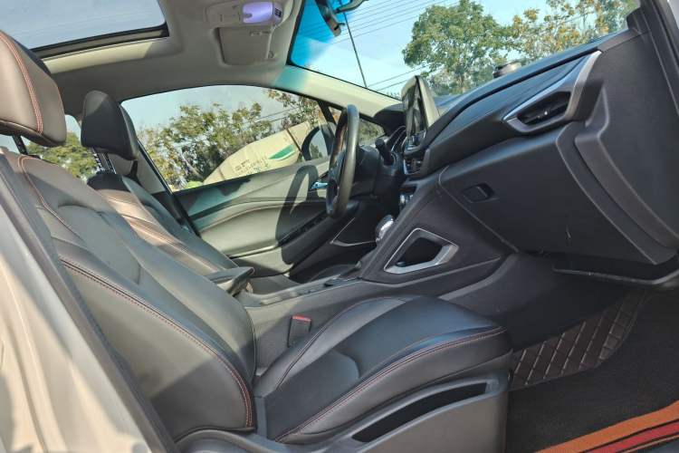 Used Chevrolet Orlando 2020 Light Hybrid Redline 530T Automatic Enjoyment Edition (5+2 Models) Interior 2
