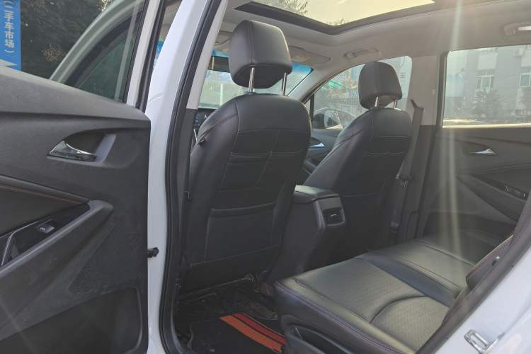 Used Chevrolet Orlando 2020 Light Hybrid Redline 530T Automatic Enjoyment Edition (5+2 Models) Interior 4