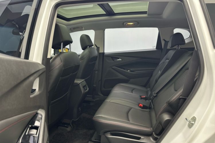 Used Chevrolet Orlando 2020 Light Hybrid Redline 530T Automatic Enjoyment Edition (5+2 Models) Interior 5