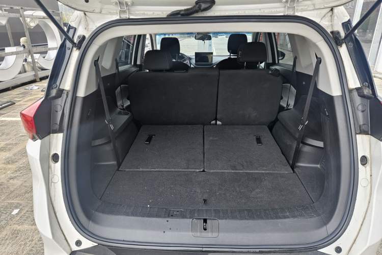 Used Chevrolet Orlando 2020 Mild Hybrid 530T Automatic Enjoyment Edition (5+2 Models) Interior 6