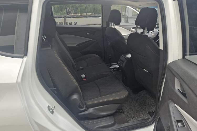 Used Chevrolet Orlando 2020 Mild Hybrid 530T Automatic Enjoyment Edition (5+2 Models) Interior 8